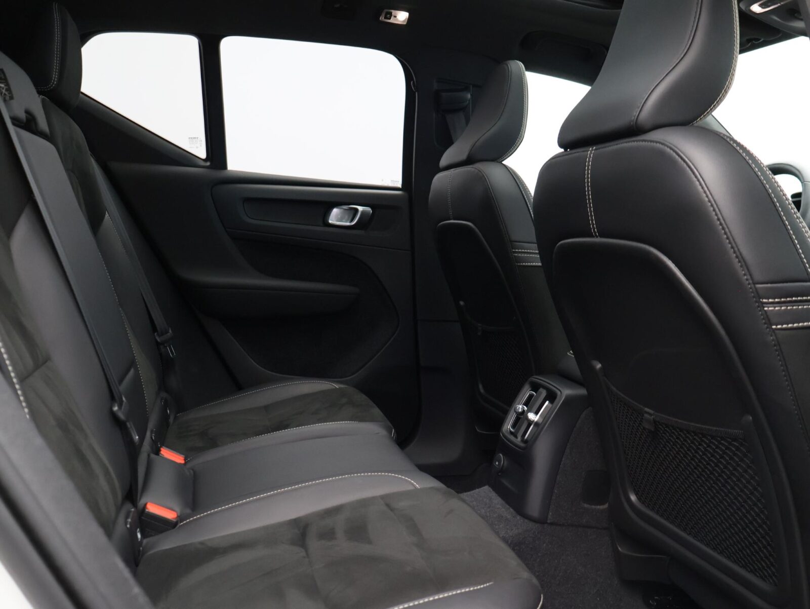 Volvo XC40 - Foto 10