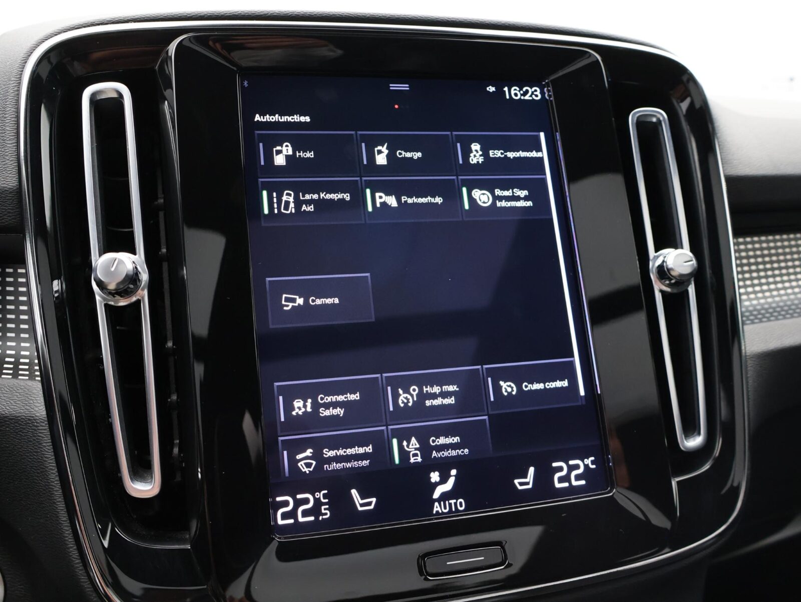 Volvo XC40 - Foto 20