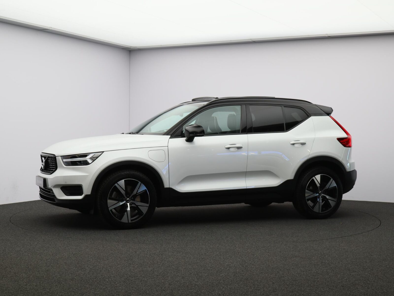 Volvo XC40 - Foto 25