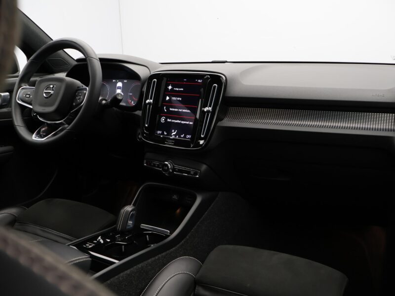 Volvo XC40 - Foto 3