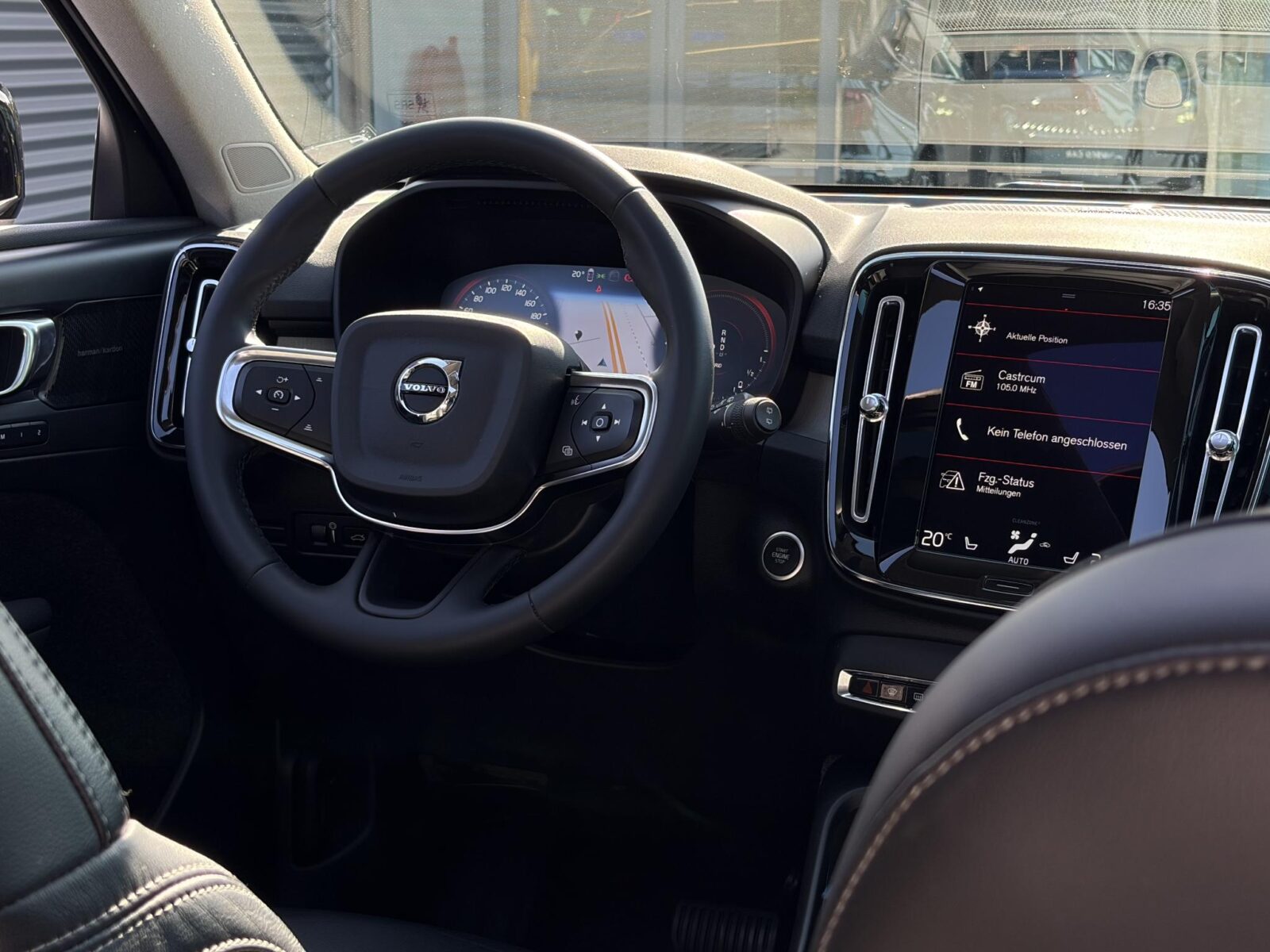 Volvo XC40 - Foto 10