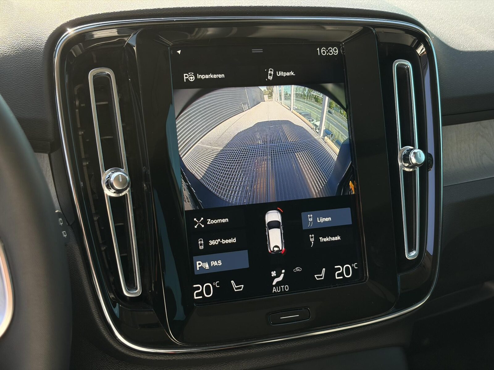 Volvo XC40 - Foto 27
