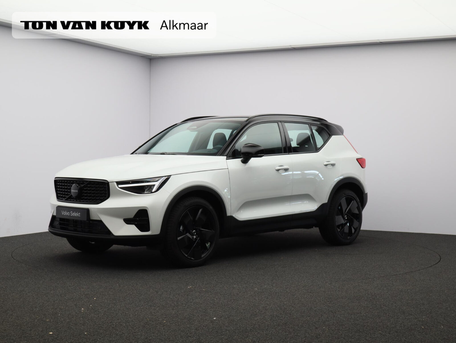 Volvo XC40 - Foto 1