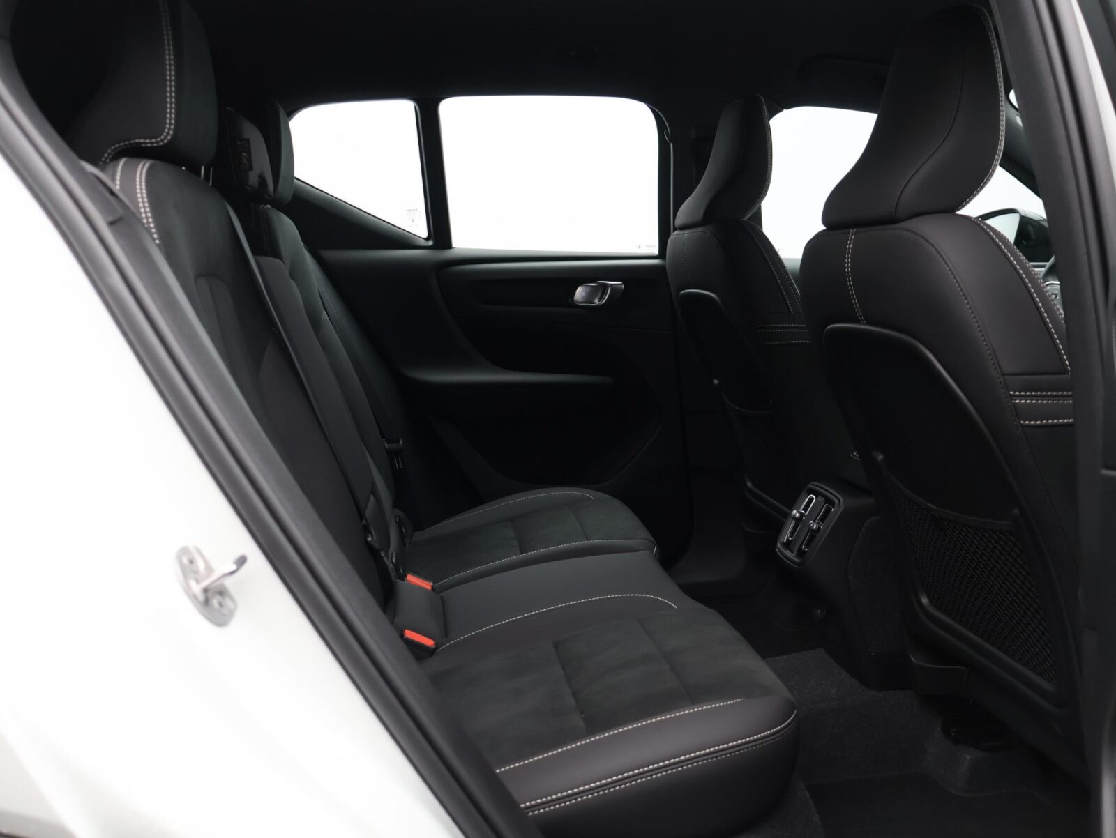Volvo XC40 - Foto 10