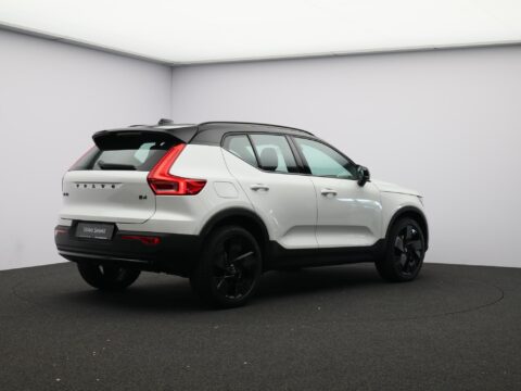 Volvo XC40 2.0 B4 Plus Black Edition