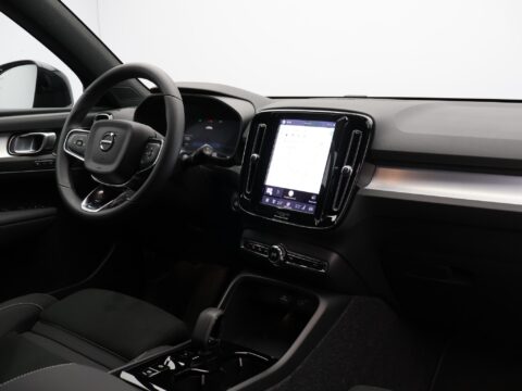 Volvo XC40 2.0 B4 Plus Black Edition