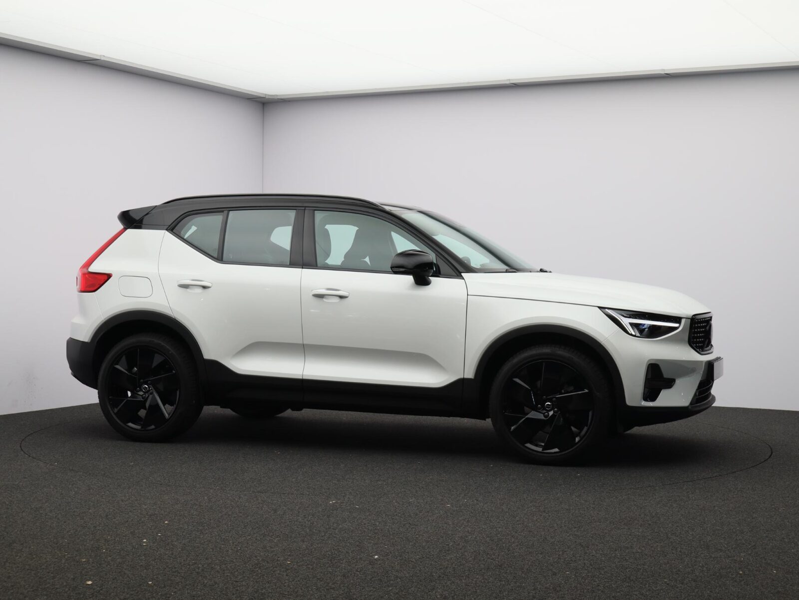 Volvo XC40 - Foto 30