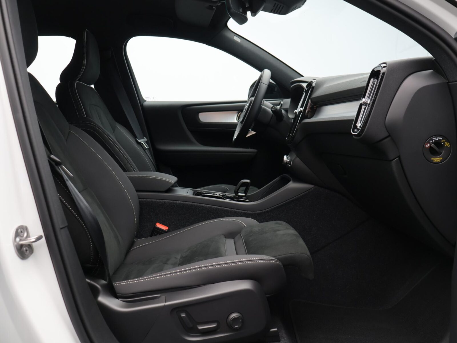 Volvo XC40 - Foto 9