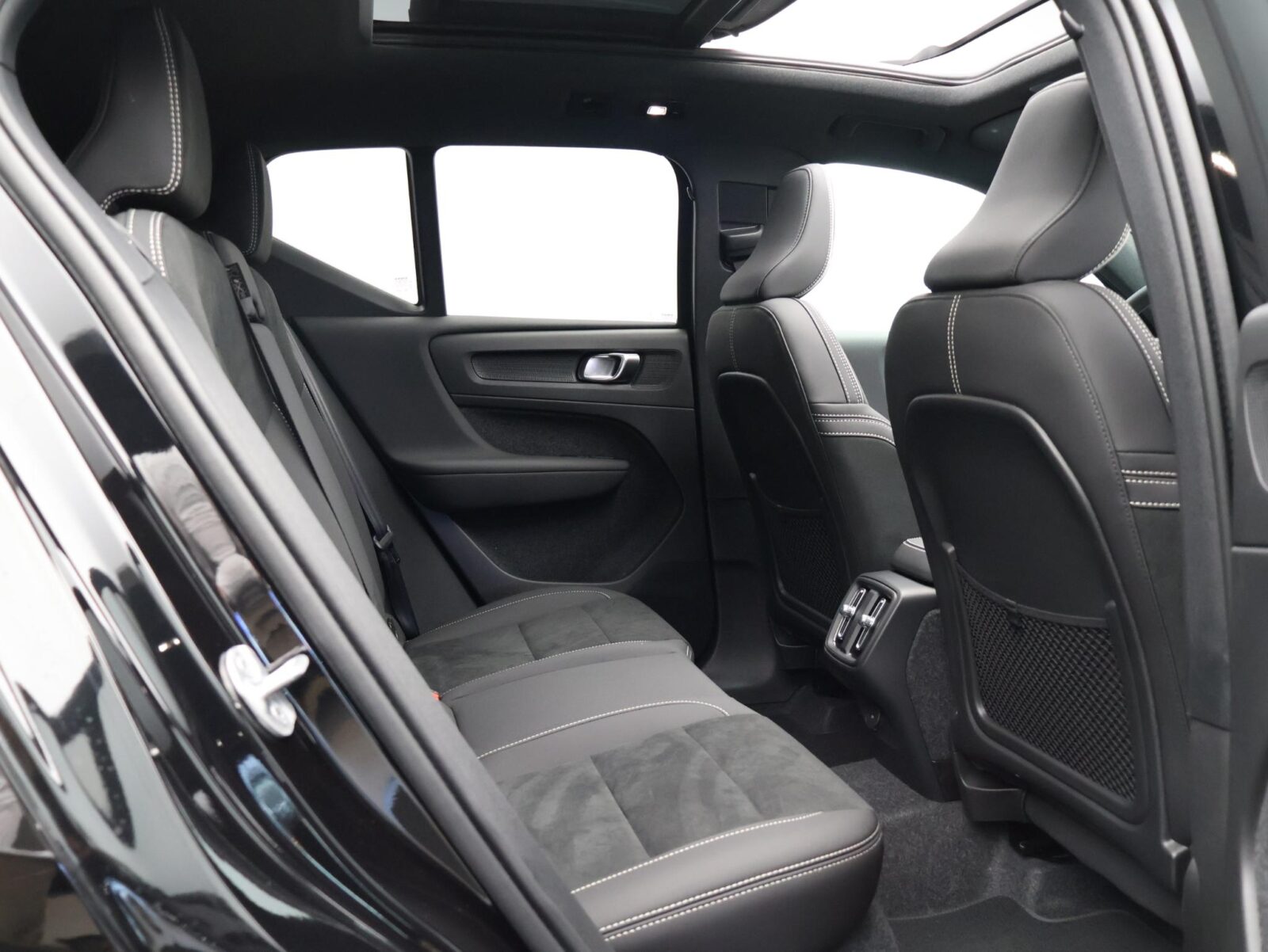 Volvo XC40 - Foto 10