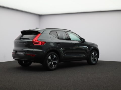 Volvo XC40 2.0 B4 Plus Dark