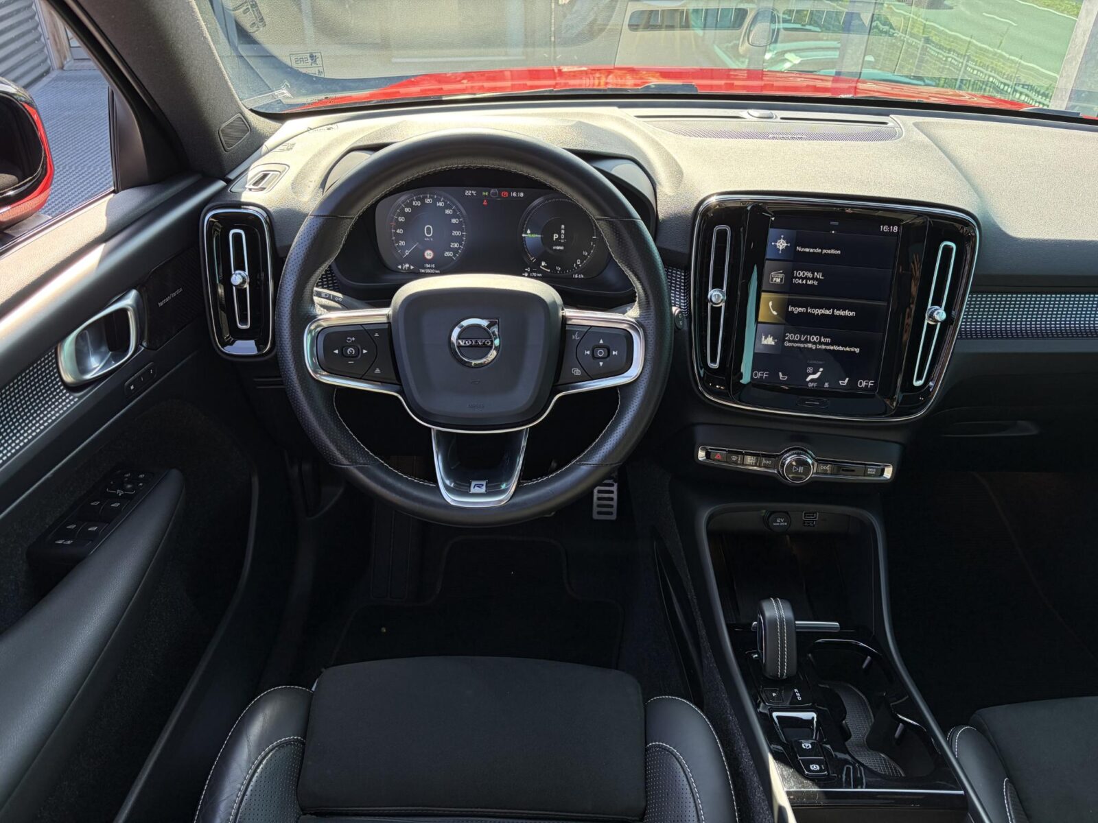 Volvo XC40 - Foto 2
