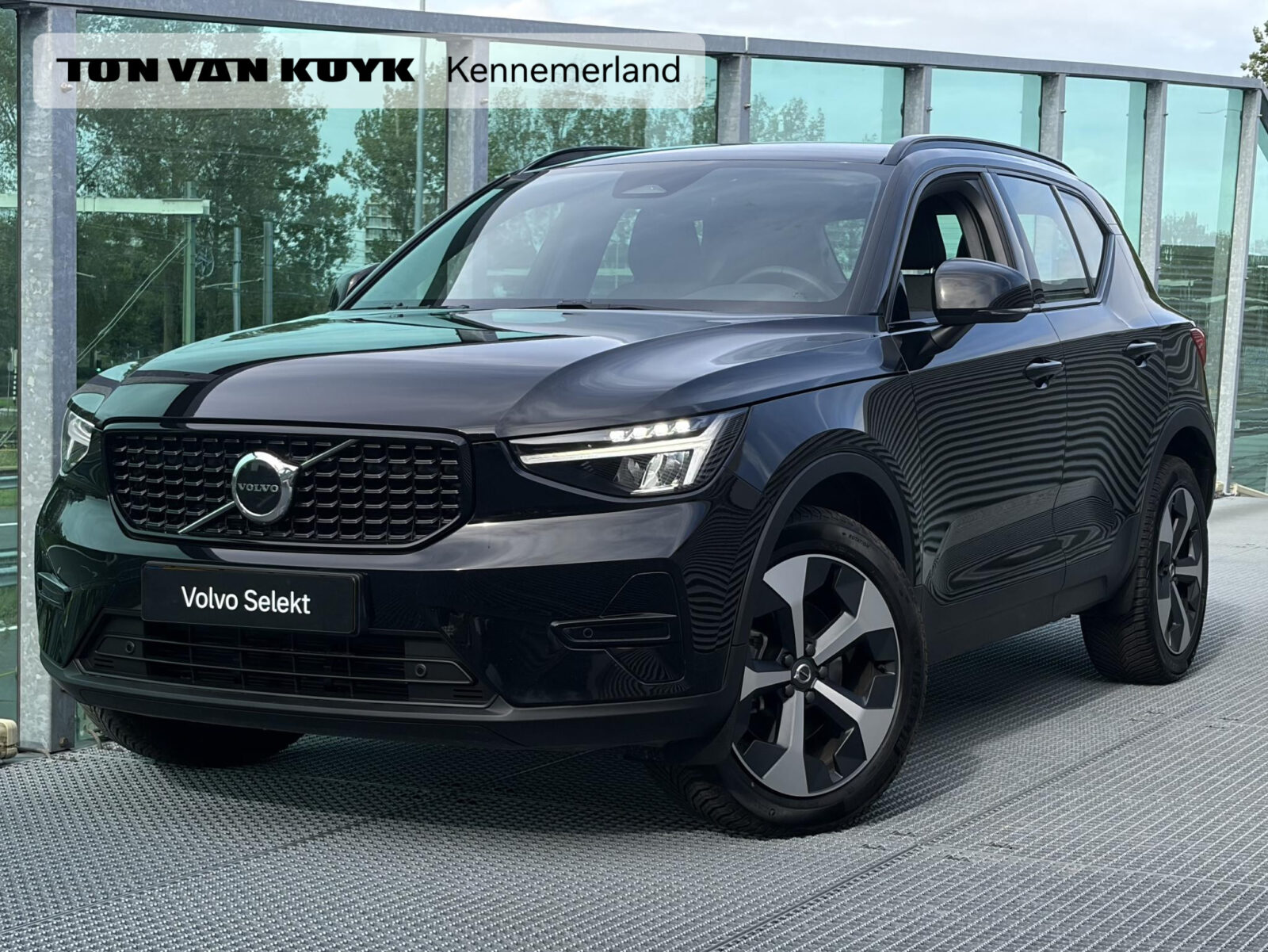 Volvo XC40 - Foto 1