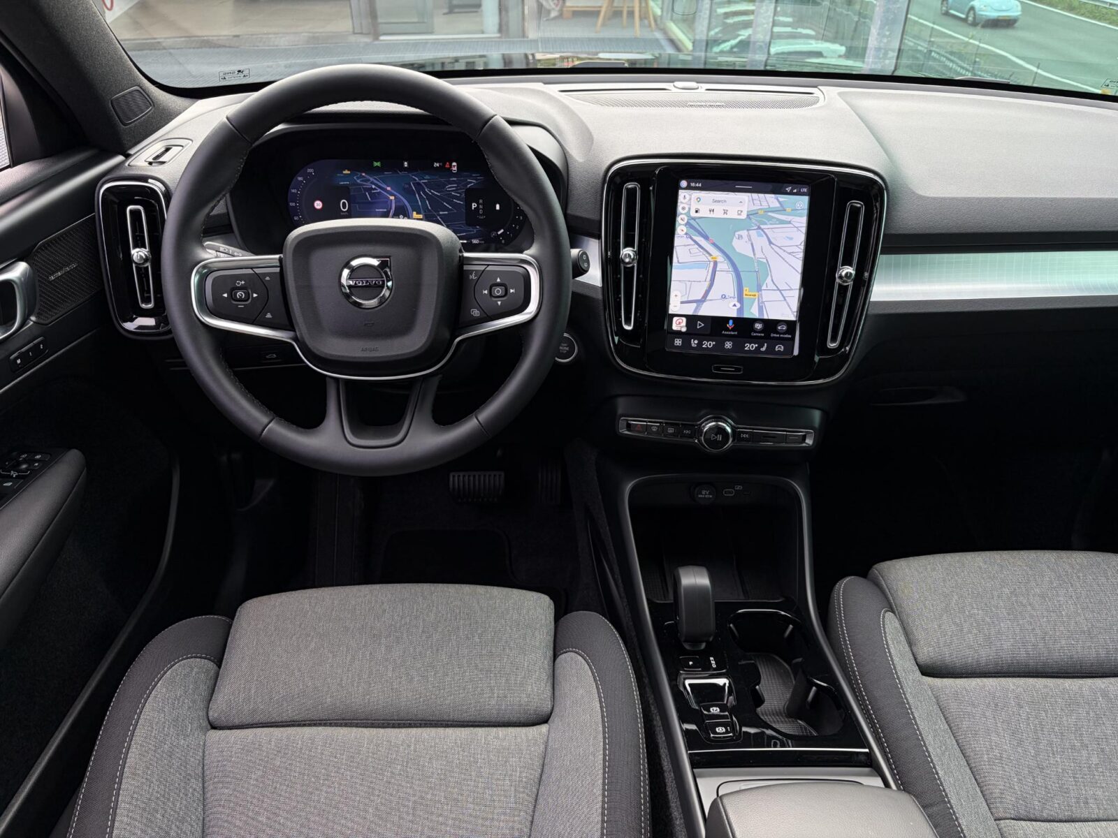 Volvo XC40 - Foto 2
