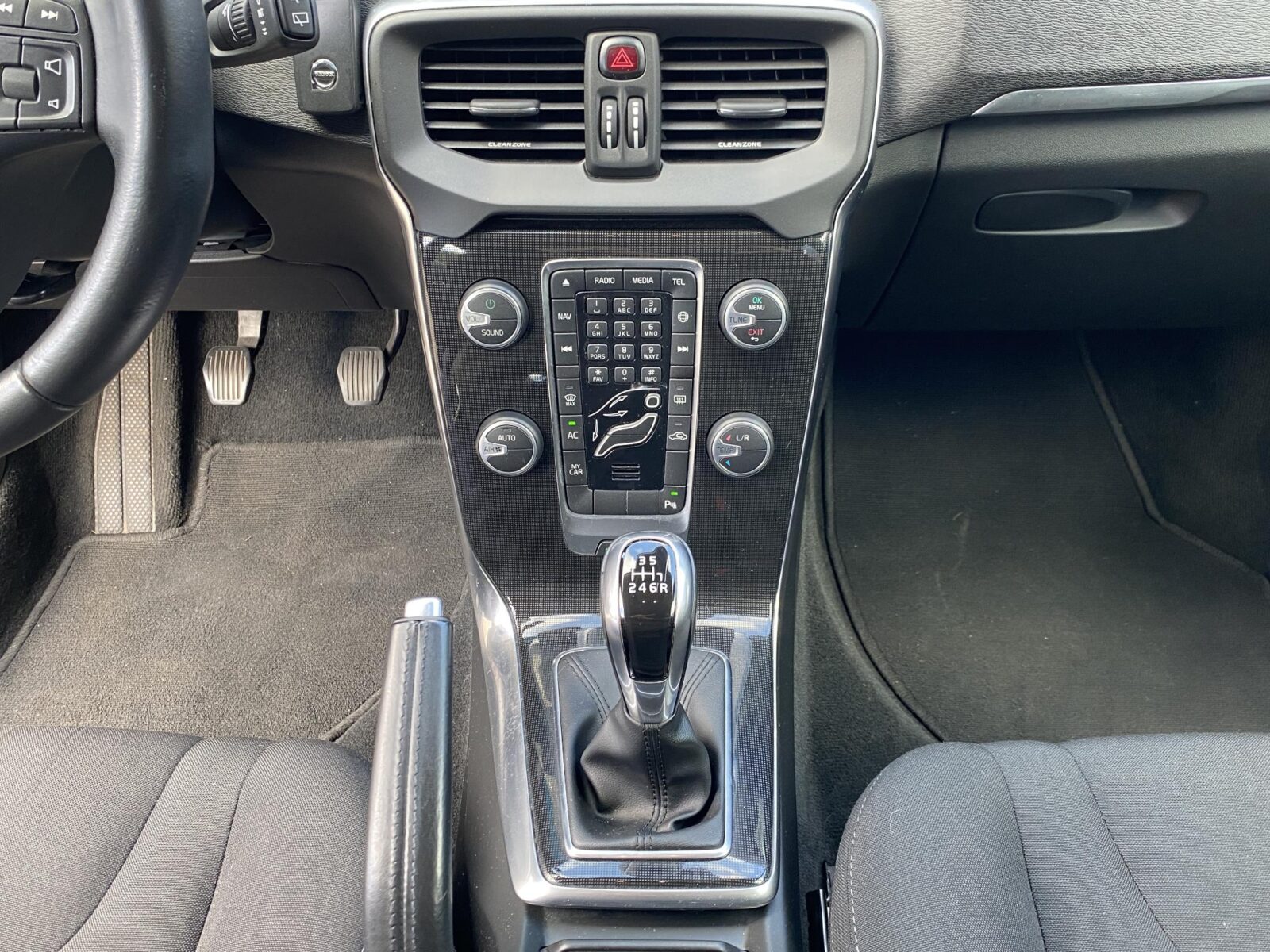 Volvo V40 - Foto 26