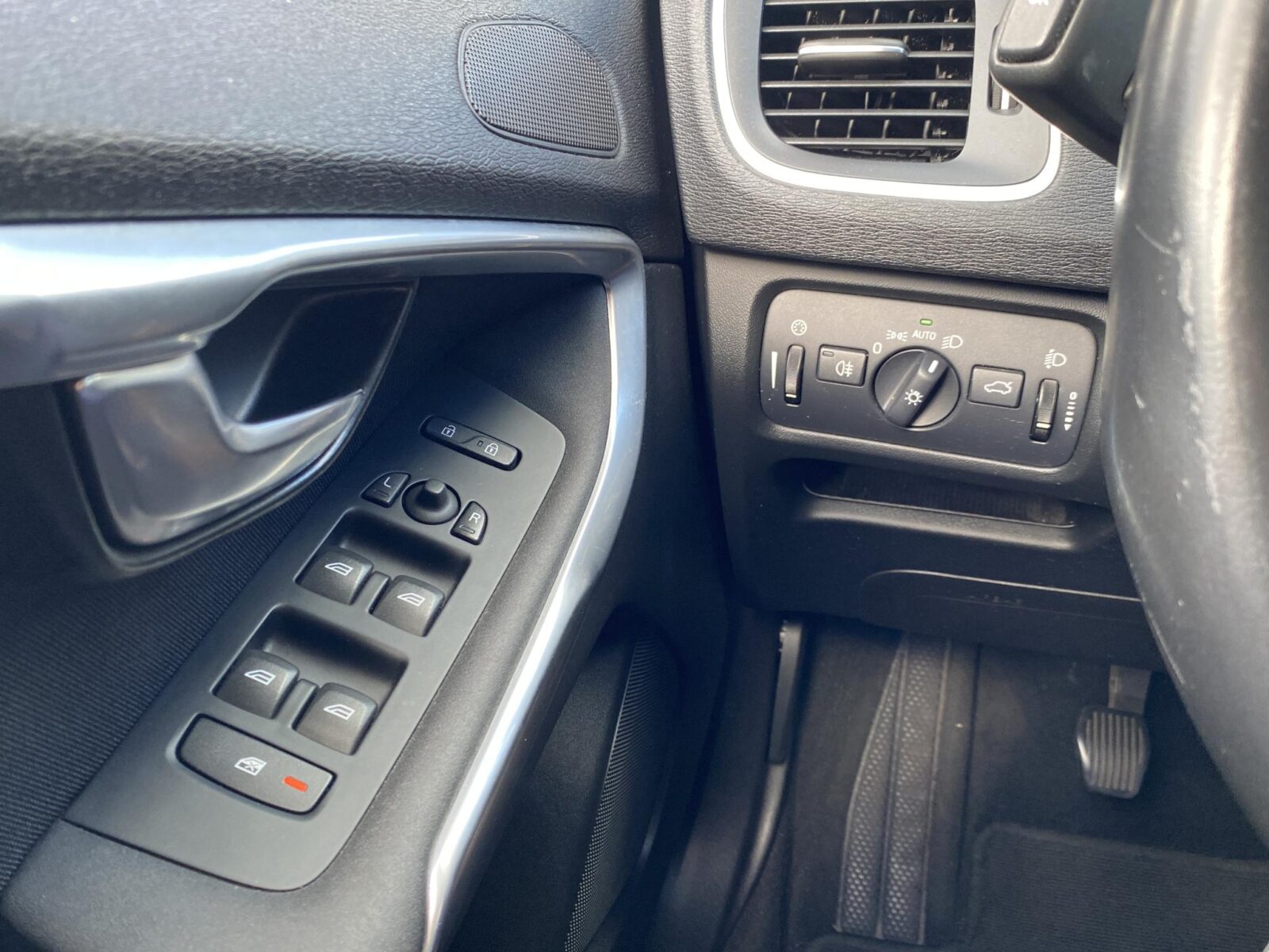 Volvo V40 - Foto 28