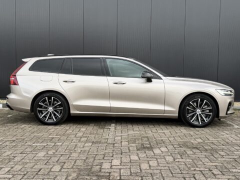 Volvo V60 2.0 T8 Plug-in hybrid AWD Plus Dark