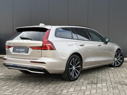 Volvo V60 2.0 T8 Plug-in hybrid AWD Plus Dark