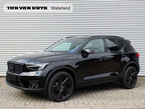 Volvo XC40 2.0 B4 Plus Black Edition