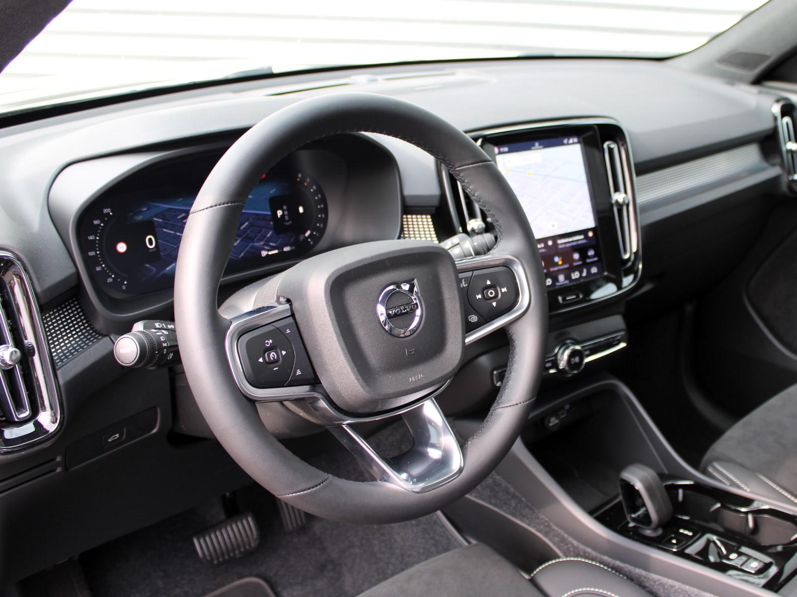 Volvo XC40 - Foto 11