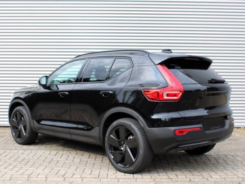 Volvo XC40 2.0 B4 Plus Black Edition