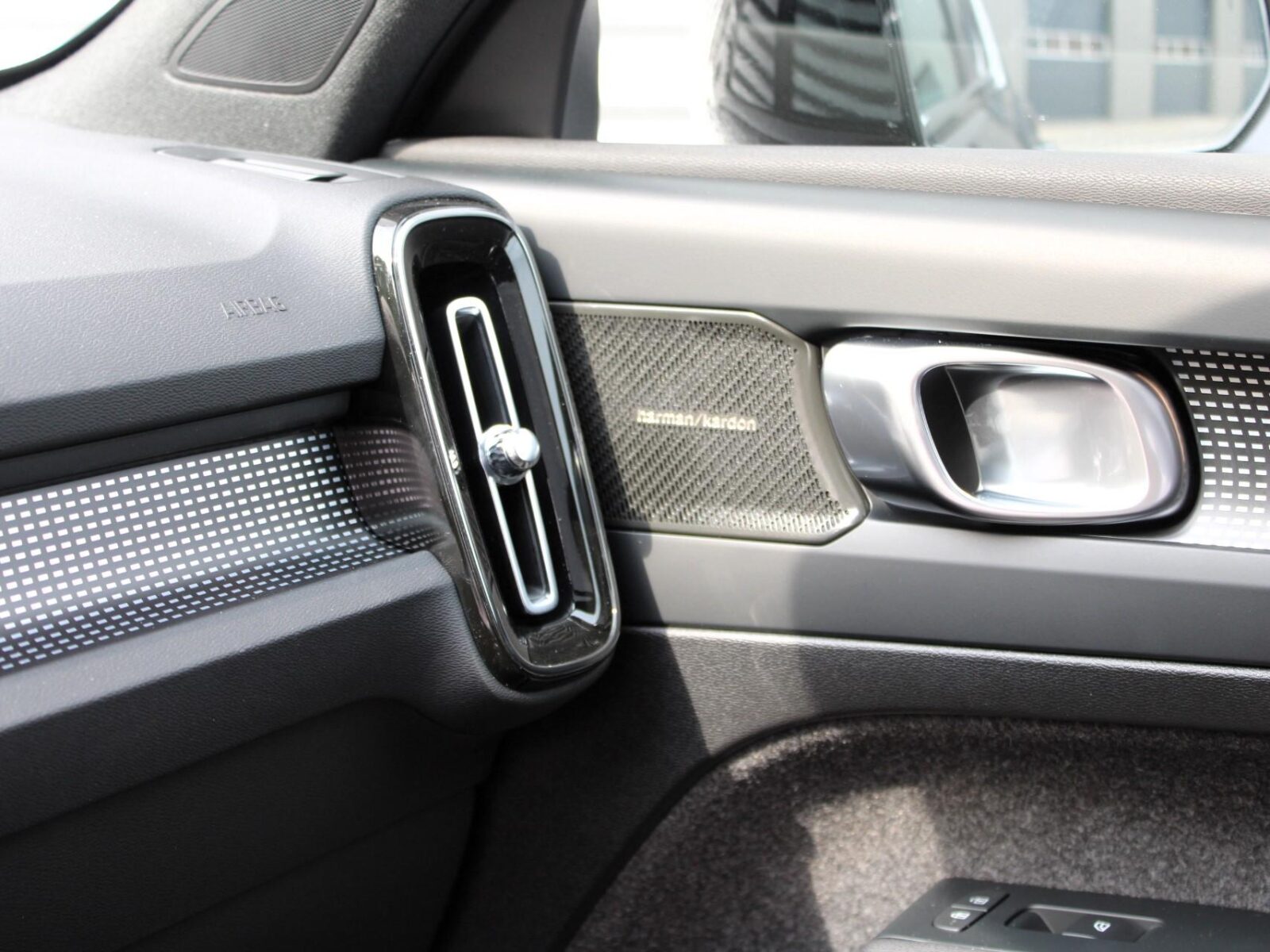 Volvo XC40 - Foto 24