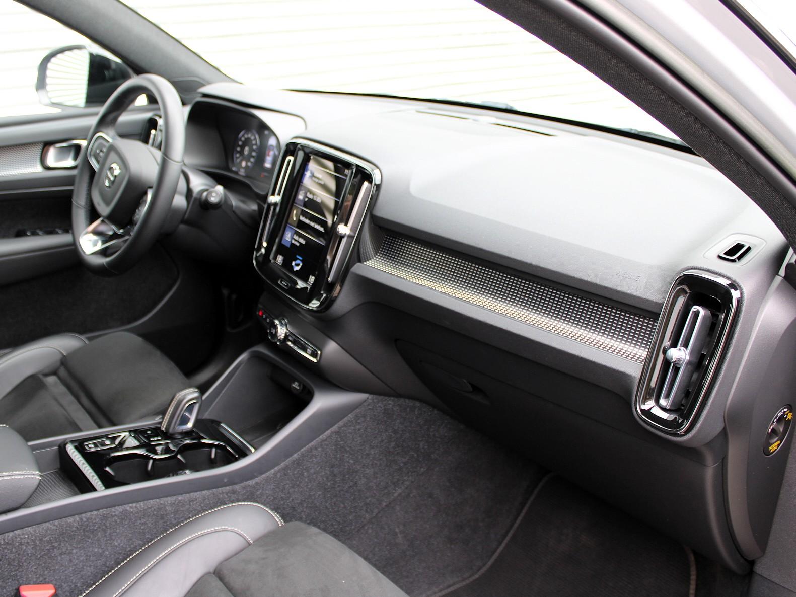 Volvo XC40 - Foto 15