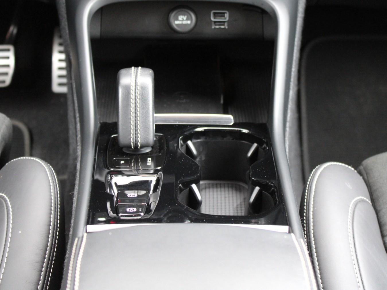 Volvo XC40 - Foto 18