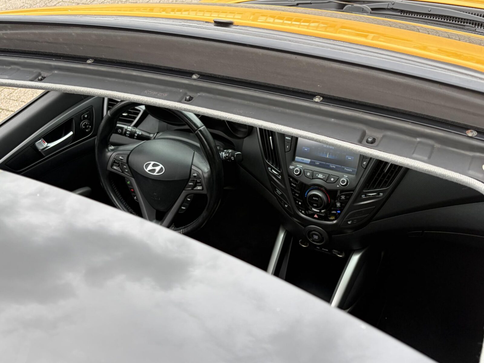 Hyundai Veloster - Foto 10