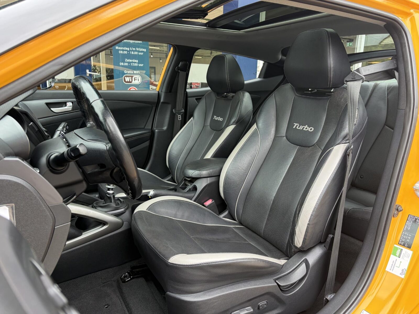 Hyundai Veloster - Foto 14