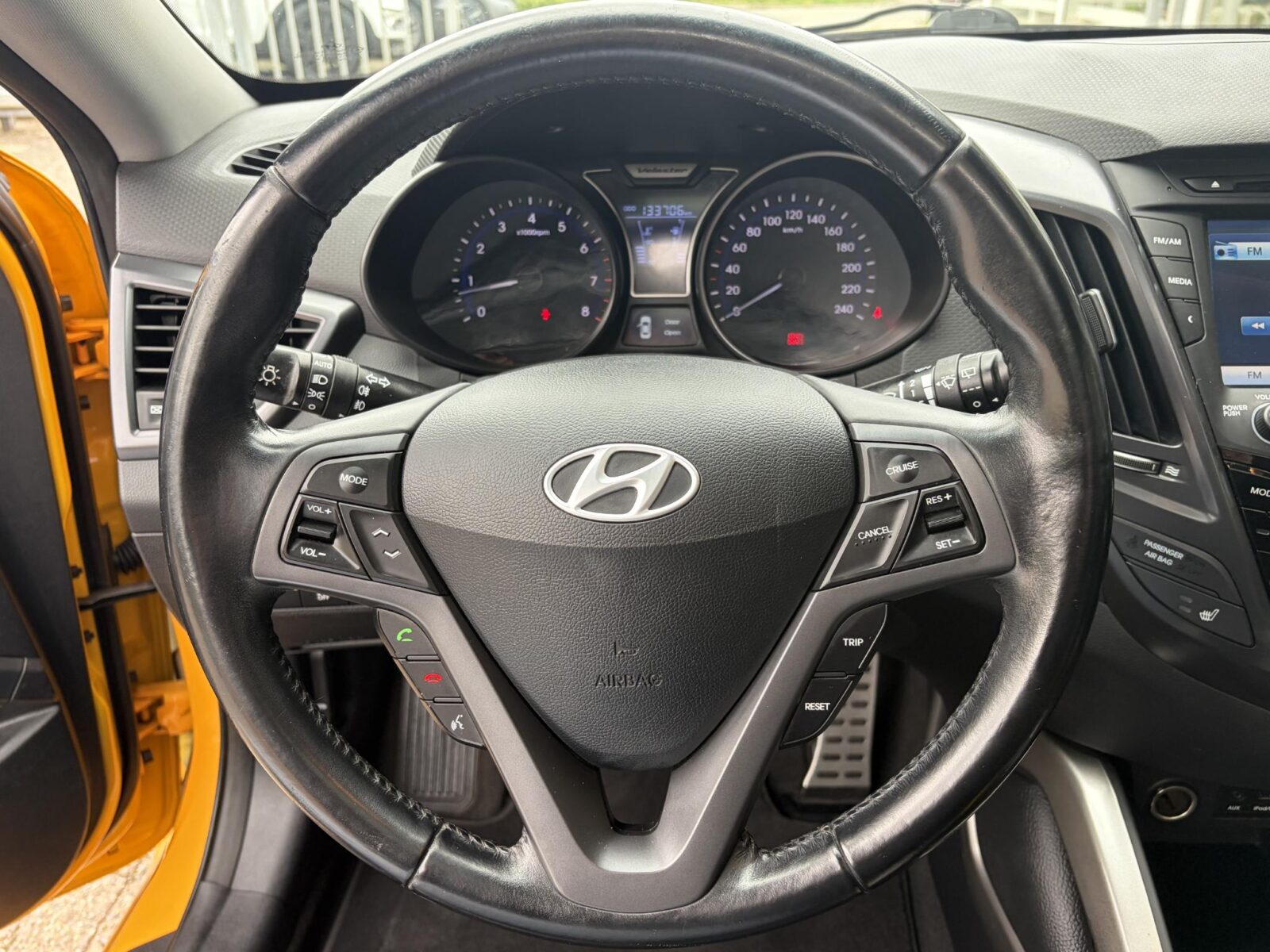 Hyundai Veloster - Foto 18