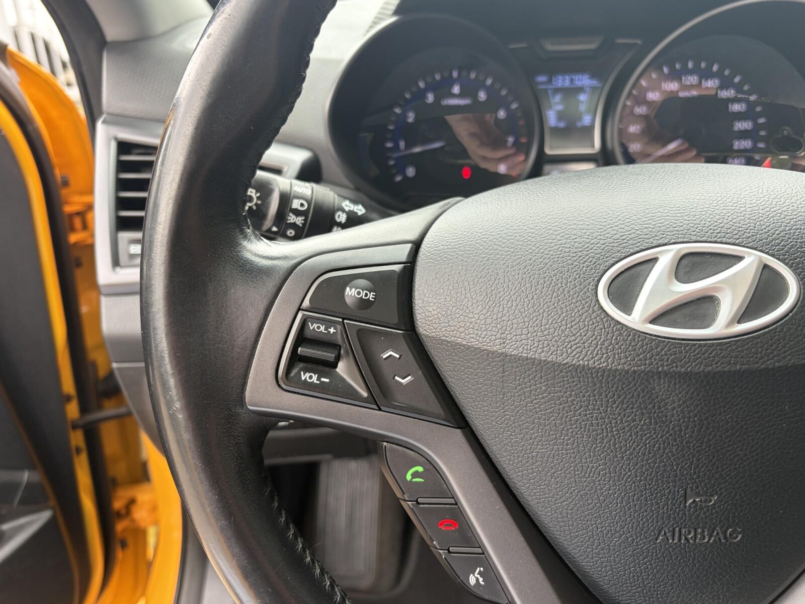 Hyundai Veloster - Foto 19