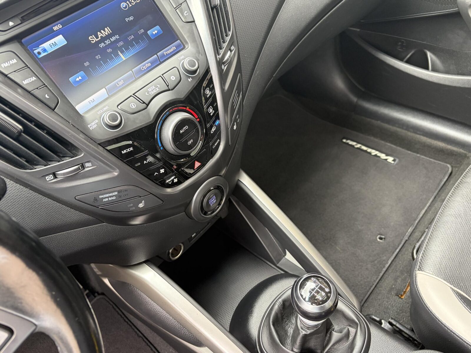 Hyundai Veloster - Foto 21