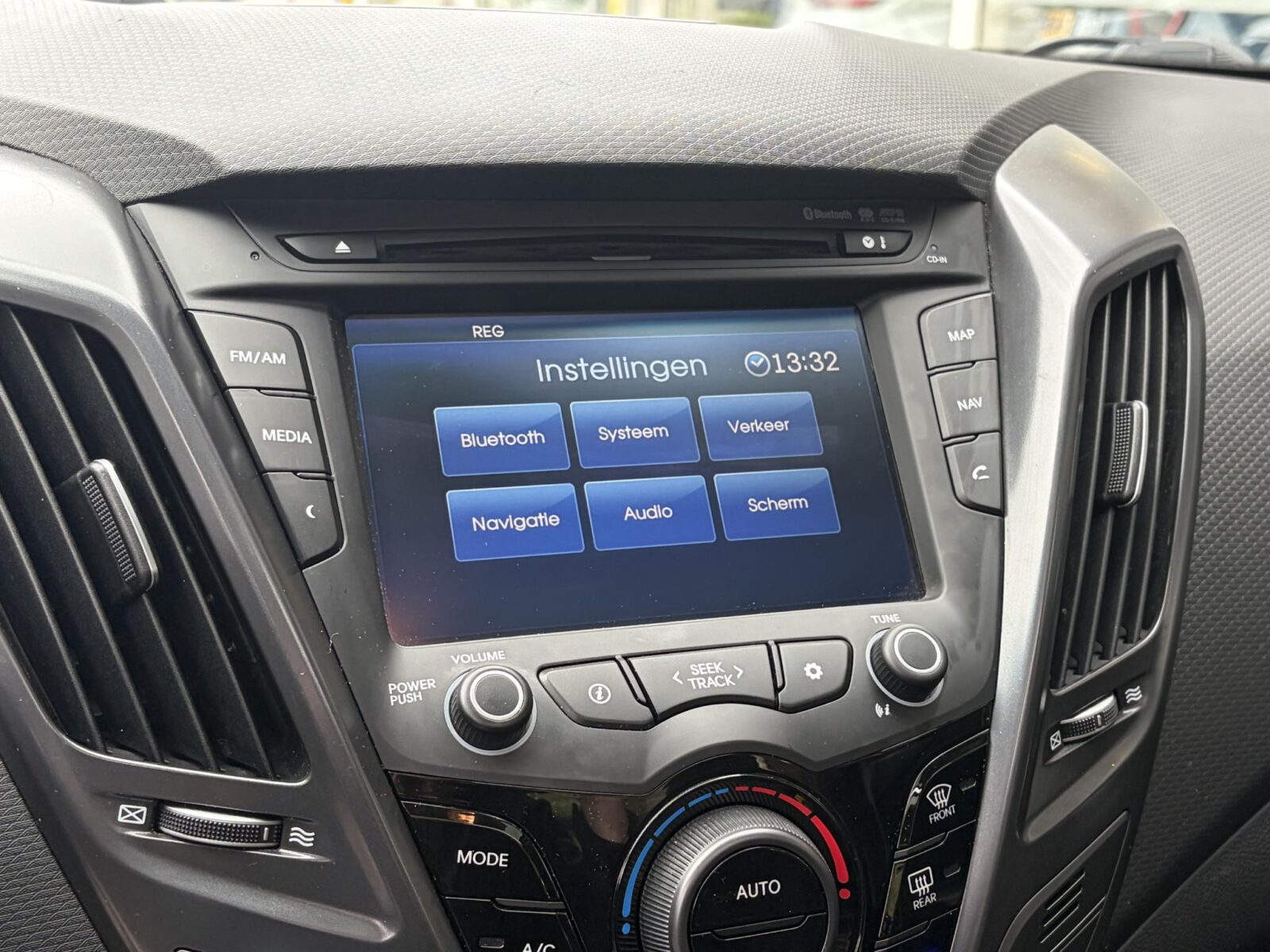 Hyundai Veloster - Foto 23