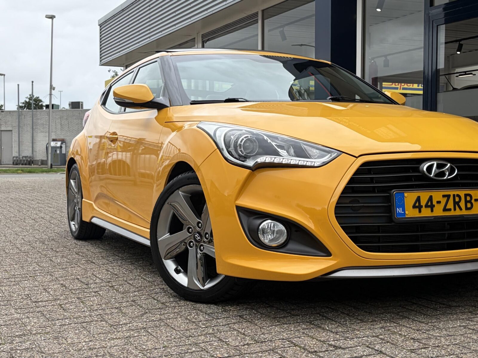 Hyundai Veloster - Foto 9