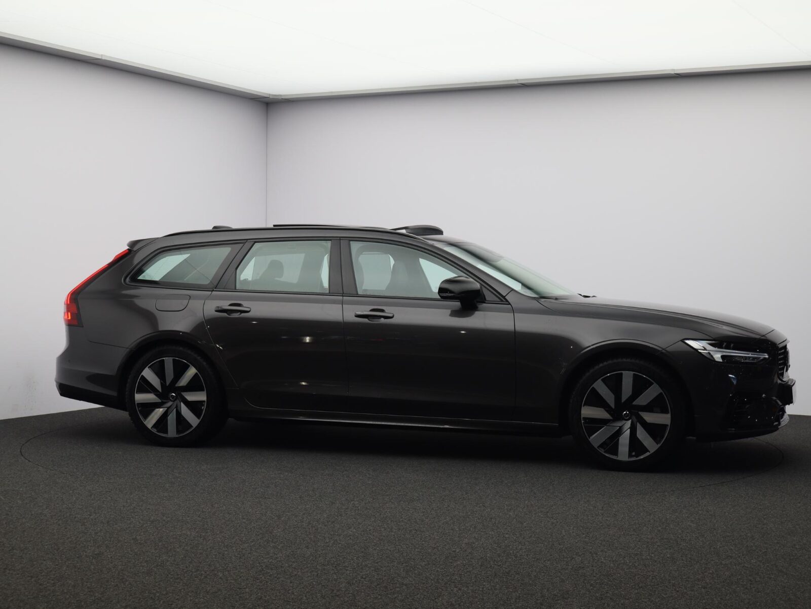 Volvo V90 - Foto 32