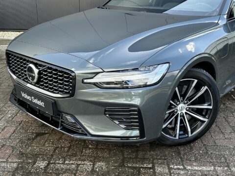 Volvo V60 2.0 T8 Plug-in hybrid AWD Plus Dark