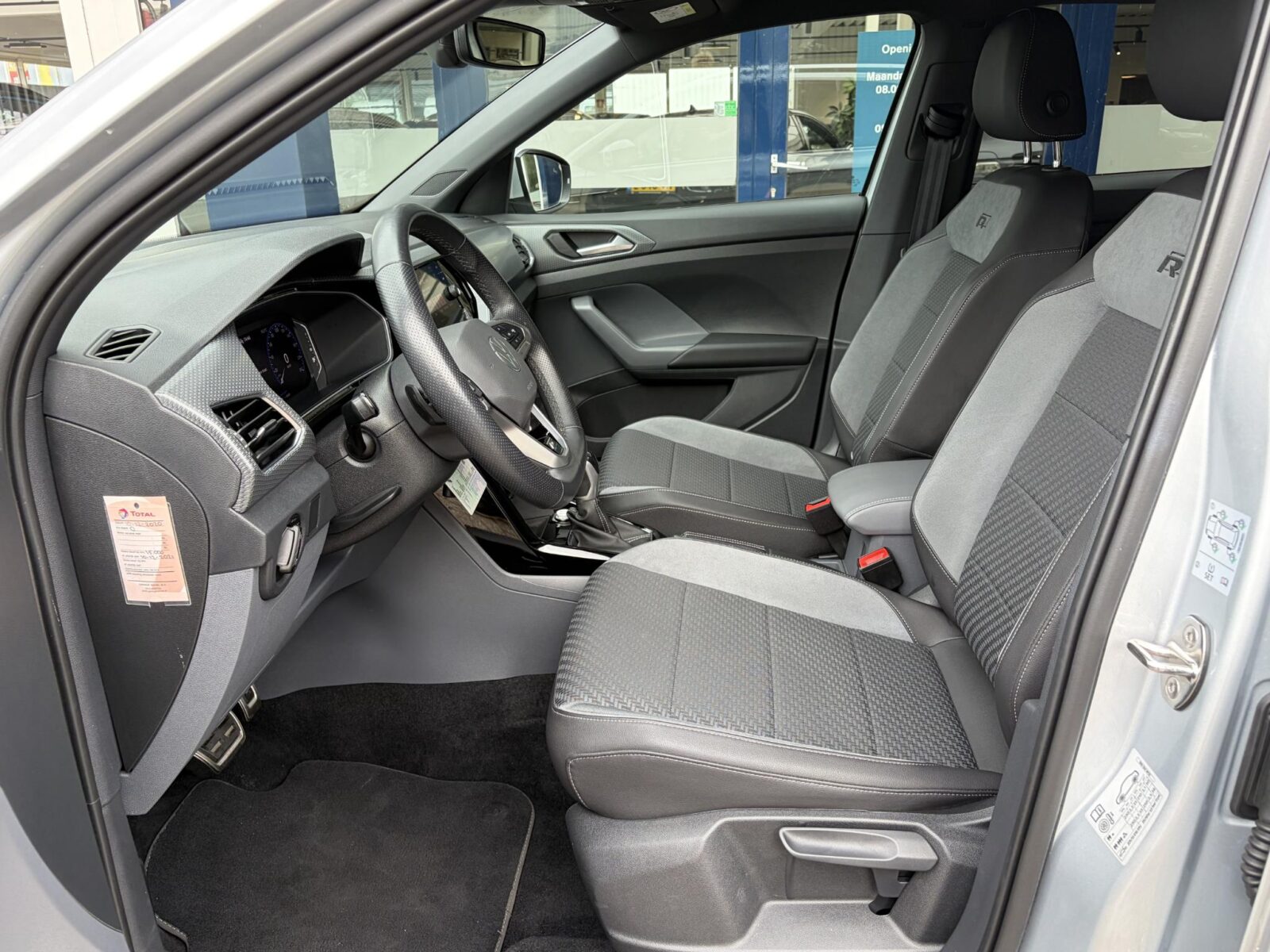 Volkswagen T-Cross - Foto 12