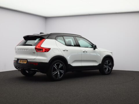 Volvo XC40 2.0 T4 R-Design