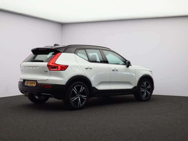 Volvo XC40 - Foto 2