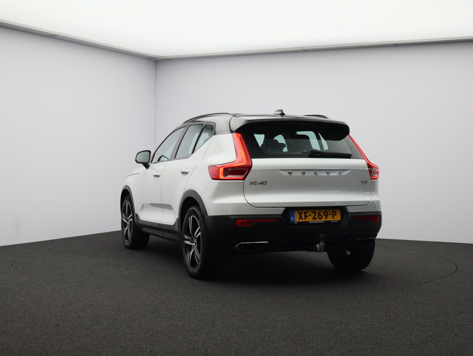 Volvo XC40 - Foto 21