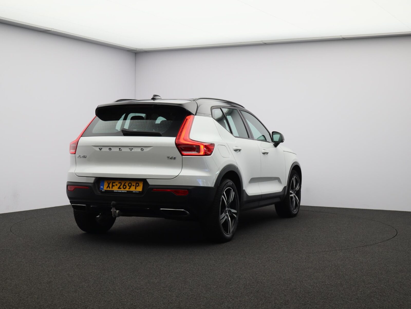 Volvo XC40 - Foto 23