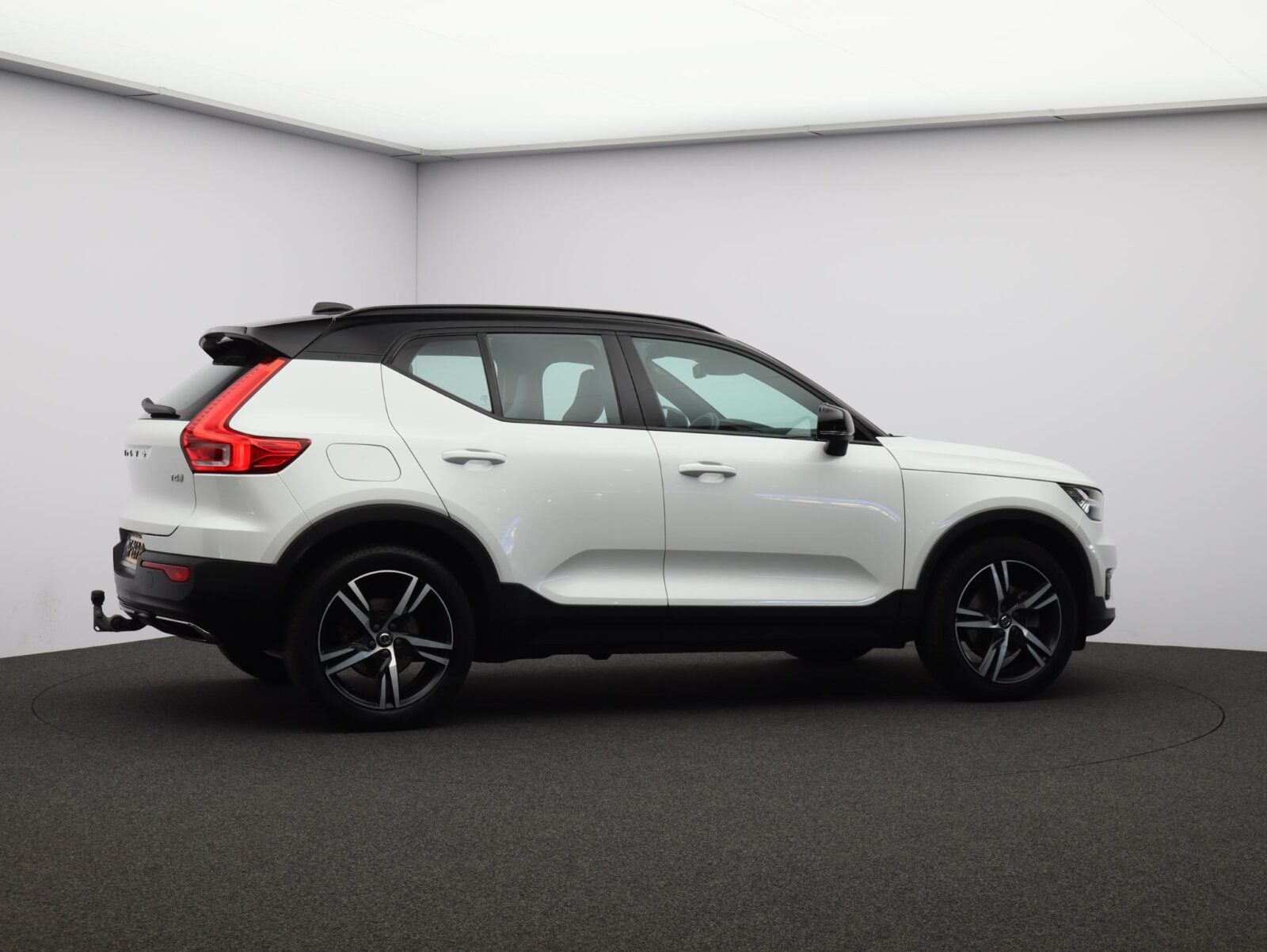 Volvo XC40 - Foto 24