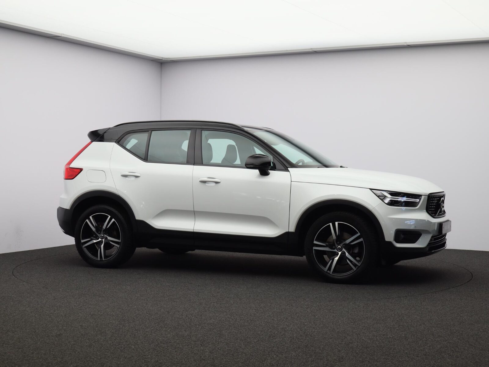 Volvo XC40 - Foto 25