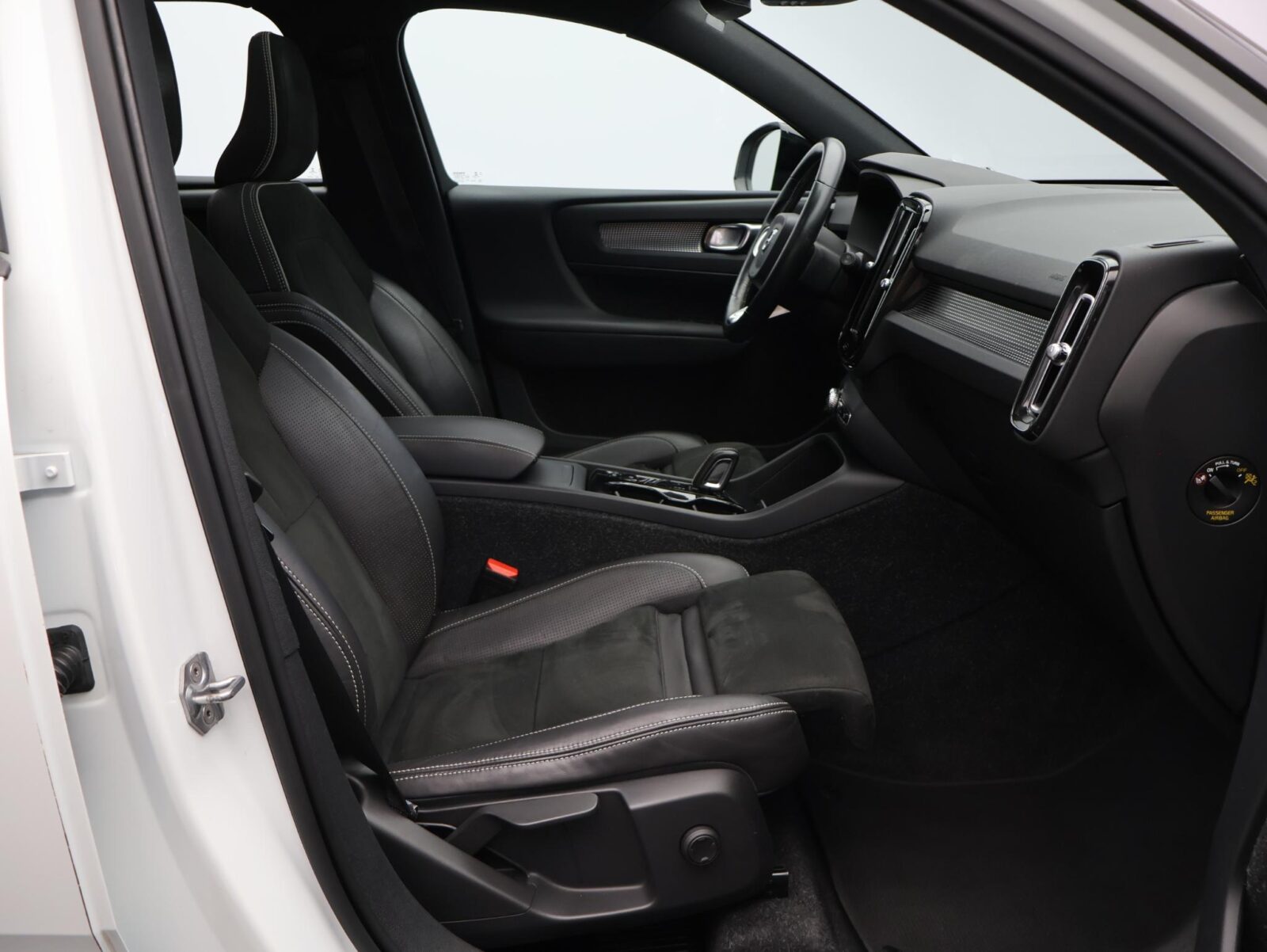 Volvo XC40 - Foto 8