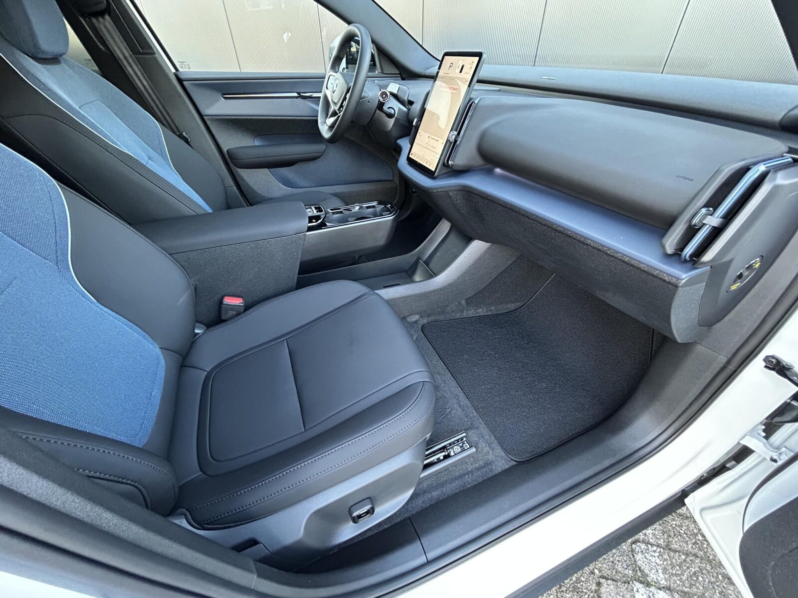 Volvo EX30 - Foto 18