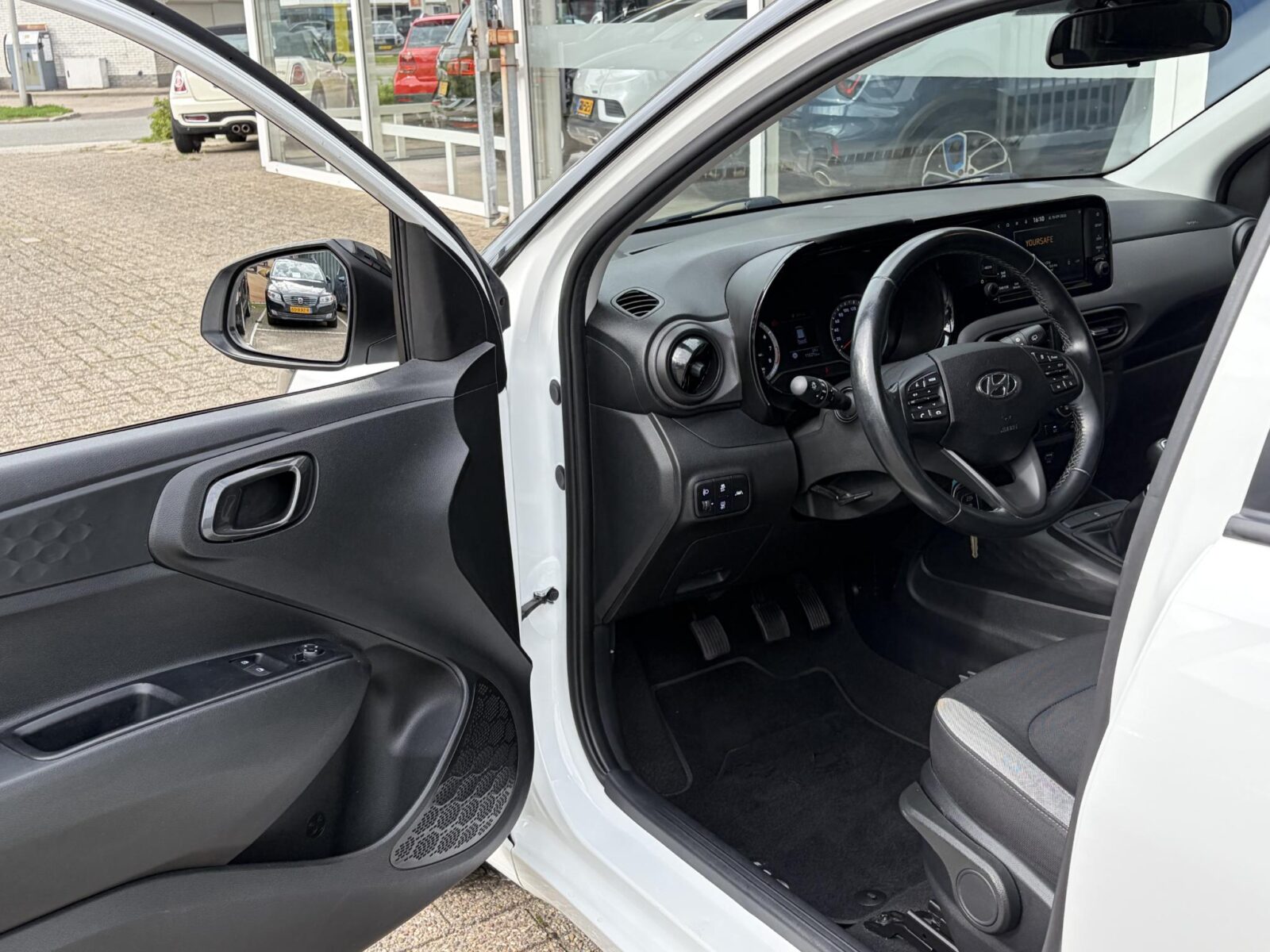 Hyundai i10 - Foto 11