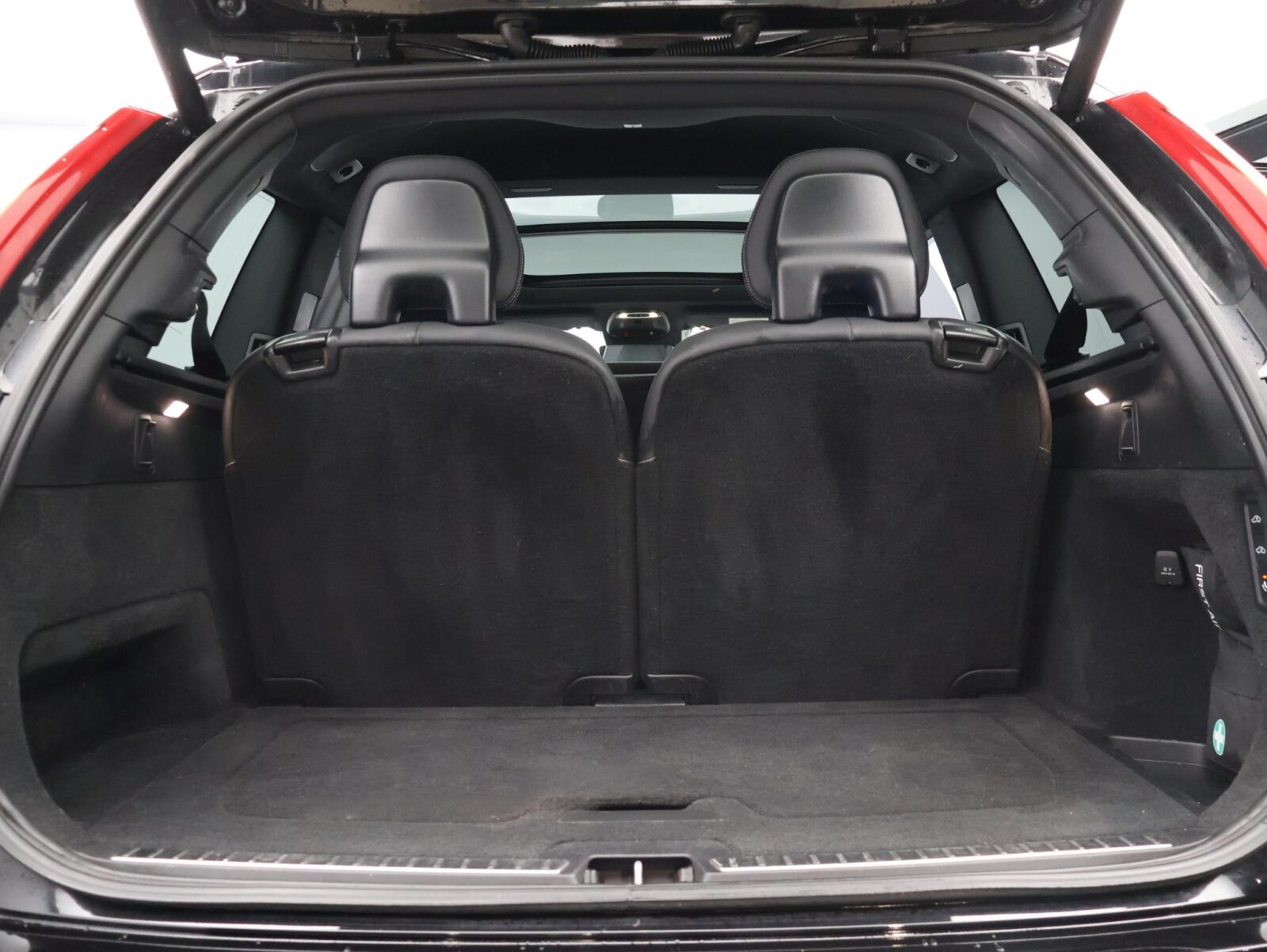 Volvo XC90 - Foto 24