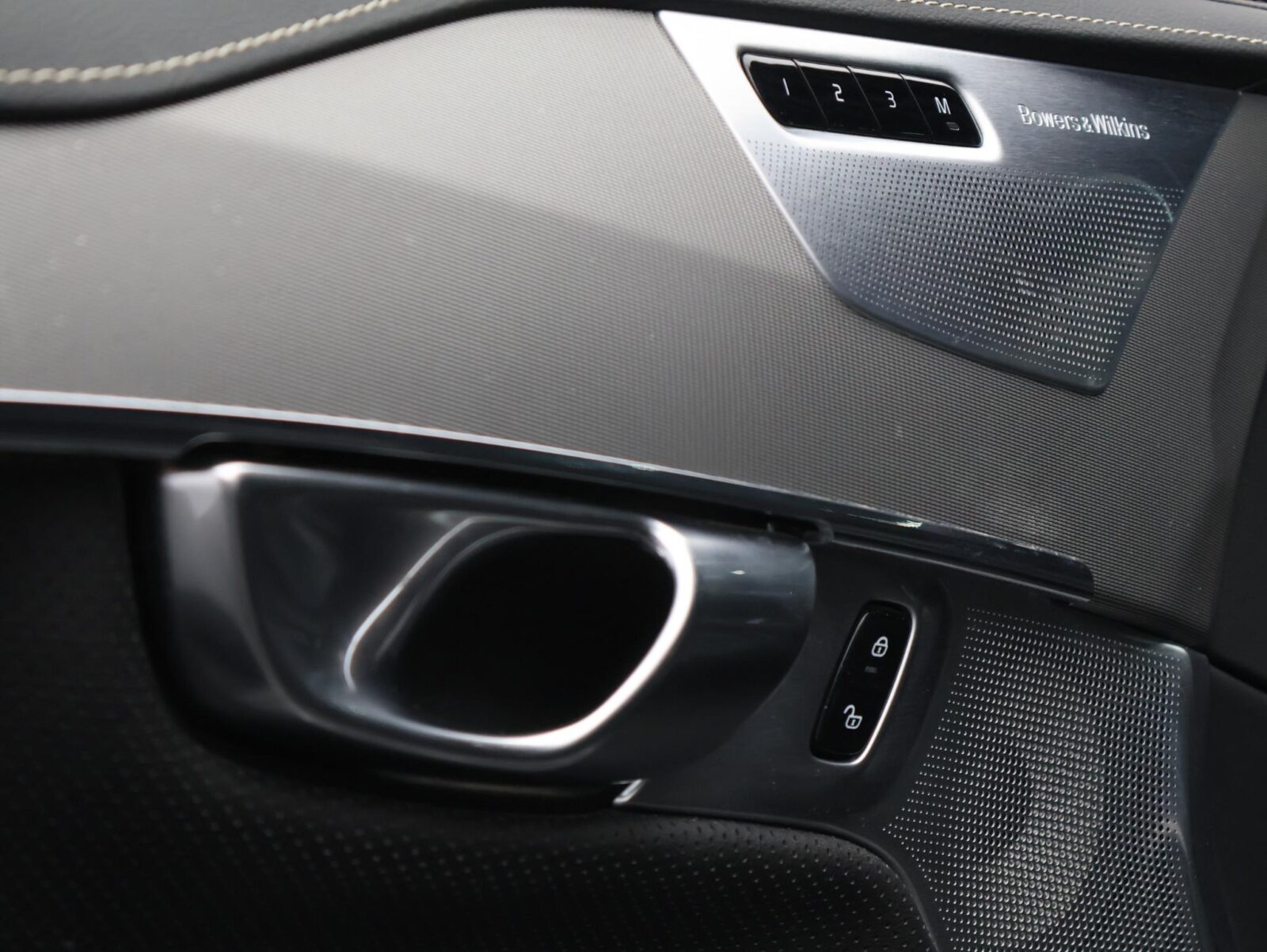 Volvo XC90 - Foto 28