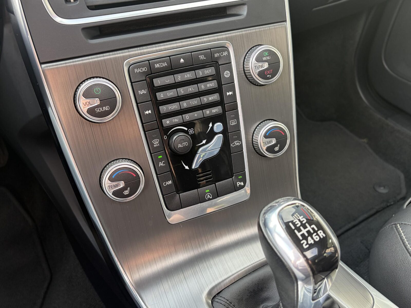 Volvo V60 - Foto 25