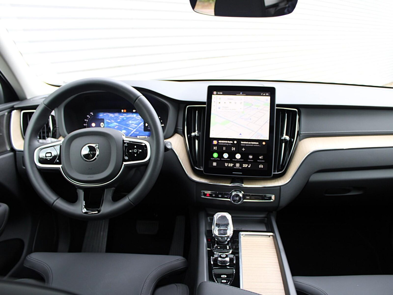 Volvo XC60 - Foto 17